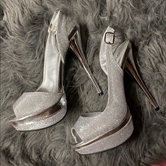 QUPID SILVER HEELS - Picture 4 of 4